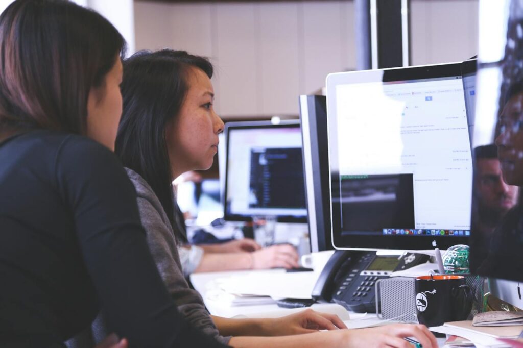 IoT e a Segurança Cibernética: Como Proteger Dispositivos Conectados 1 pexels startup stock photos 7374