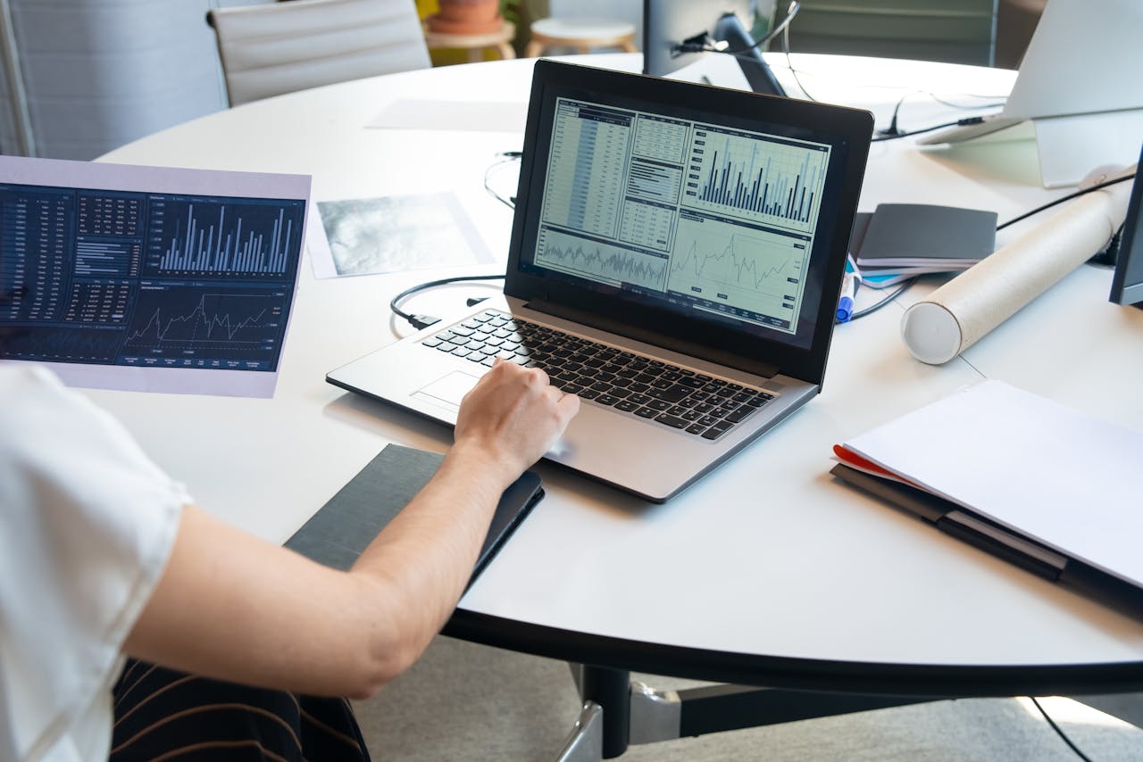 CSPM vs. CASB: Entendendo as Diferenças e Quando Usar Cada Um
